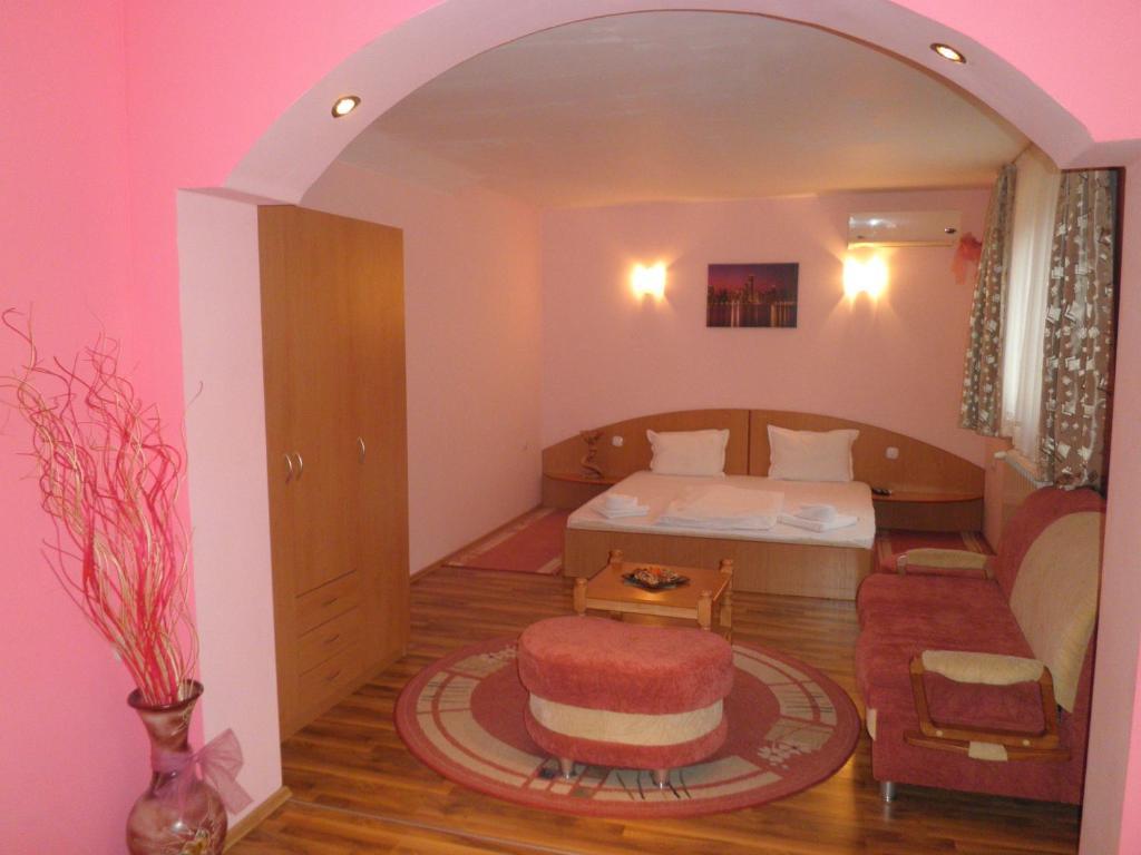 Hotel Complex Diana Cherven  Habitación foto