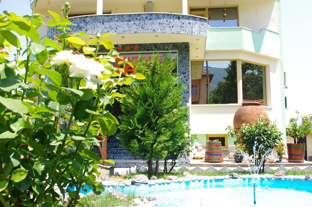 Hotel Complex Diana Cherven  Exterior foto
