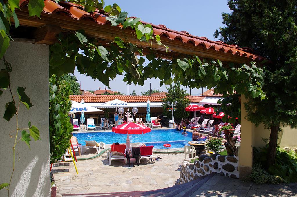 Hotel Complex Diana Cherven  Exterior foto